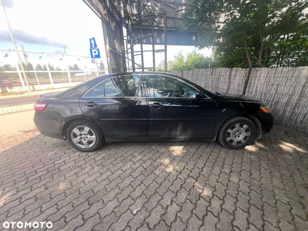 Toyota Camry 2.4 XLE - 6