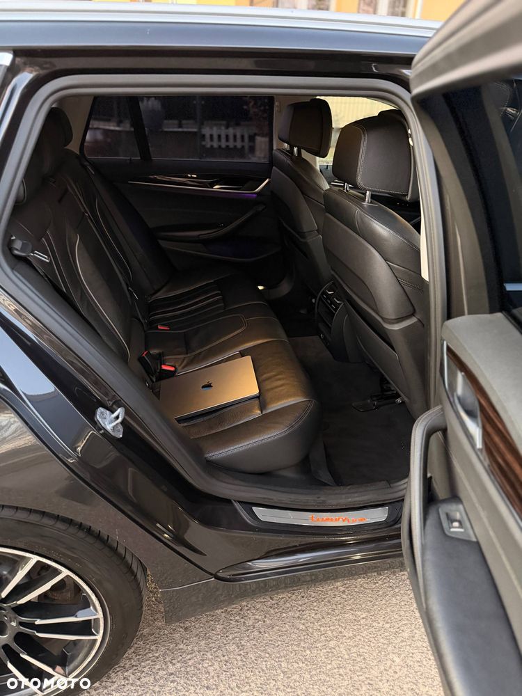 BMW Seria 5 530d xDrive Luxury Line sport - 10