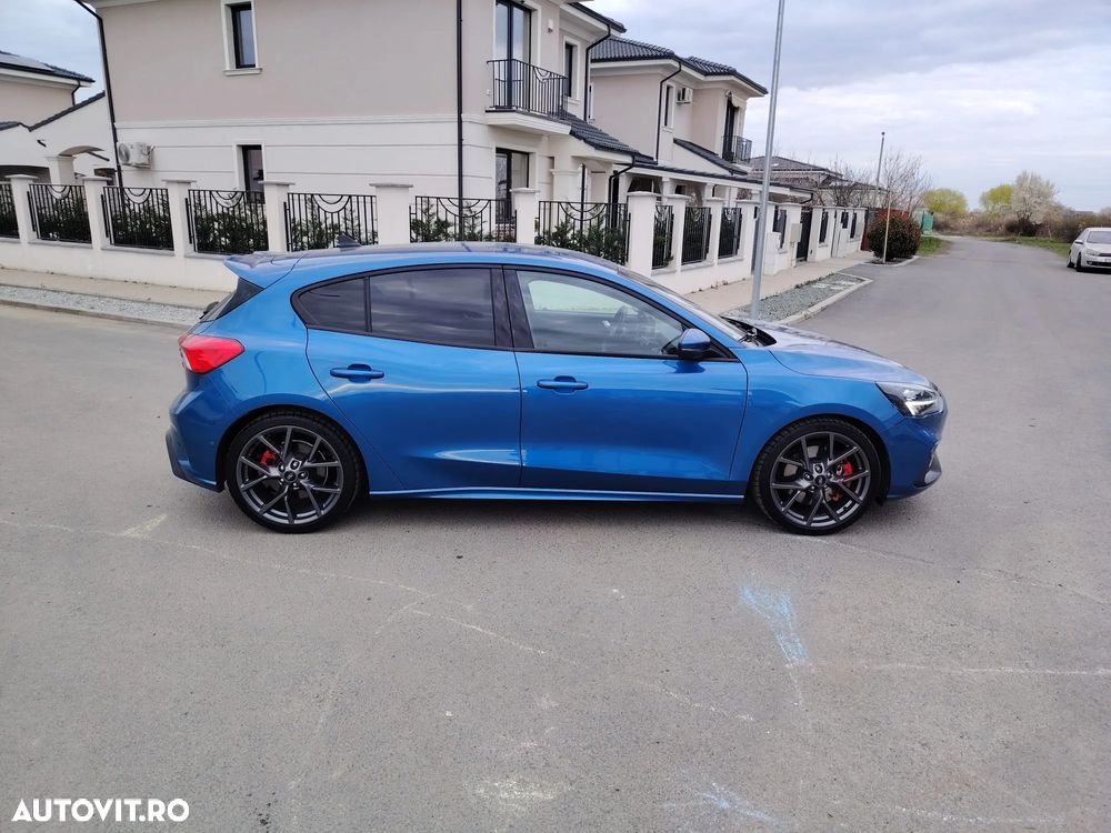 Ford Focus - 11