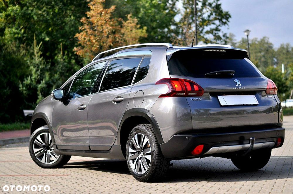 Peugeot 2008 1.2 Pure Tech GPF Allure S&S - 11