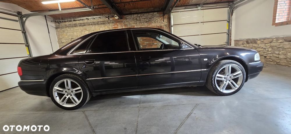 Audi A8 - 8