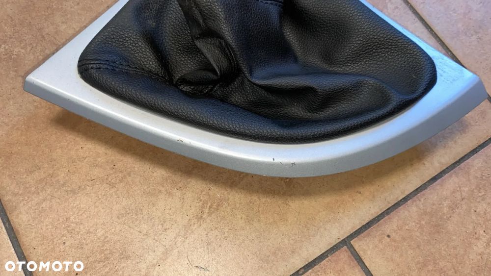 BMW E87 RAMKA ZMIANY BIEGÓW 7129143 - 3