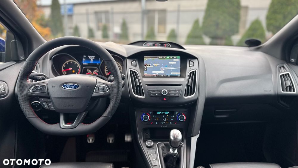 Ford Focus 2.0 EcoBoost ST mit Leder-Exclusiv-Paket - 35