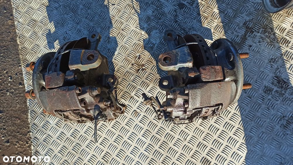zacisk prawy przód iveco 65c 70c bliźniak 14r jarzmo - 7