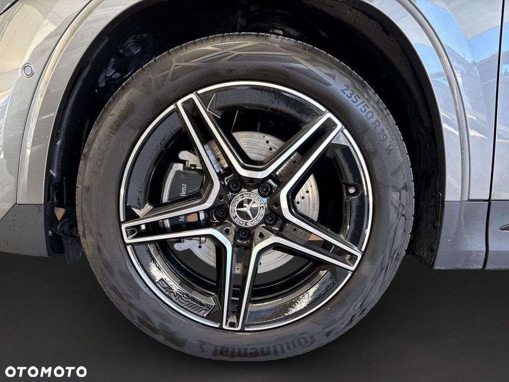 Mercedes-Benz GLA - 10