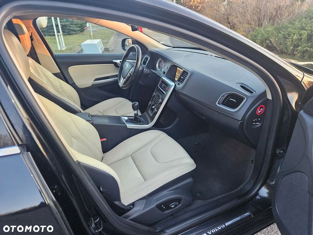 Volvo V60 DRIVe Summum - 26