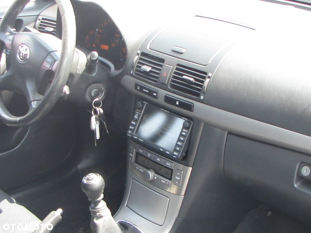 Toyota Avensis 2.0 D-4D Sol - 12