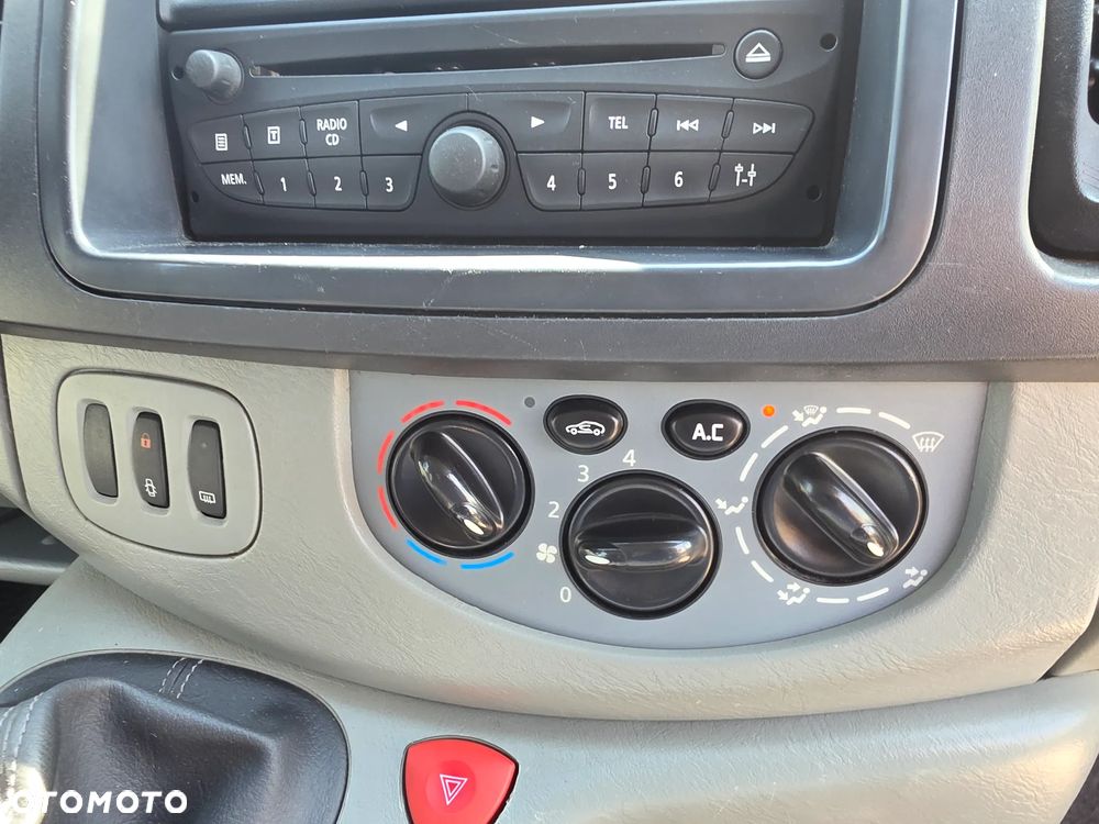 Renault TRAFIC - 8