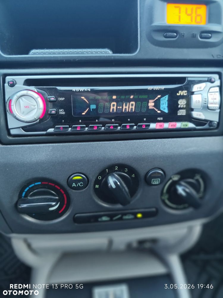 Mazda 323F - 20