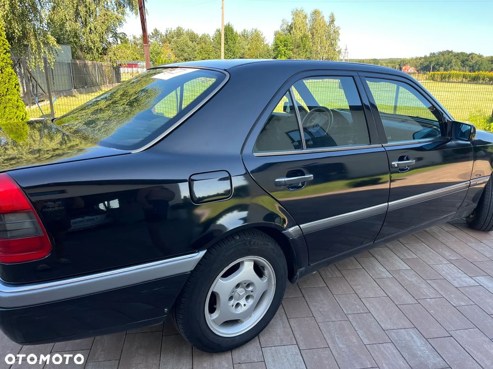 Mercedes-Benz Klasa C 180 Elegance - 2