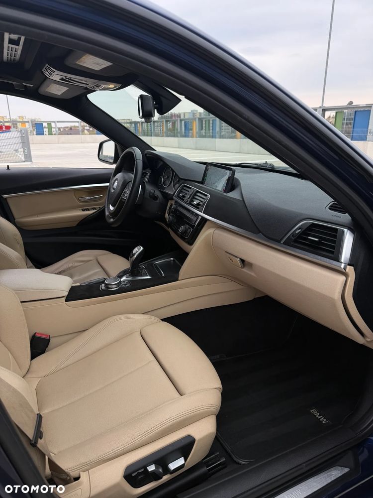 BMW Seria 3 330i - 15
