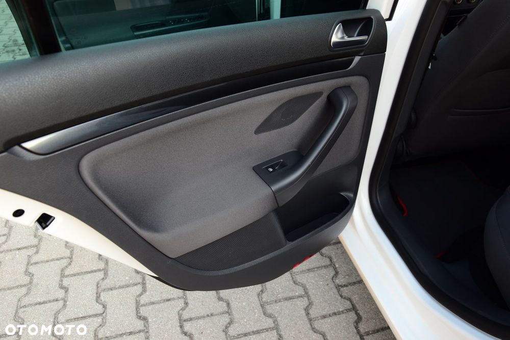 Volkswagen Golf - 21