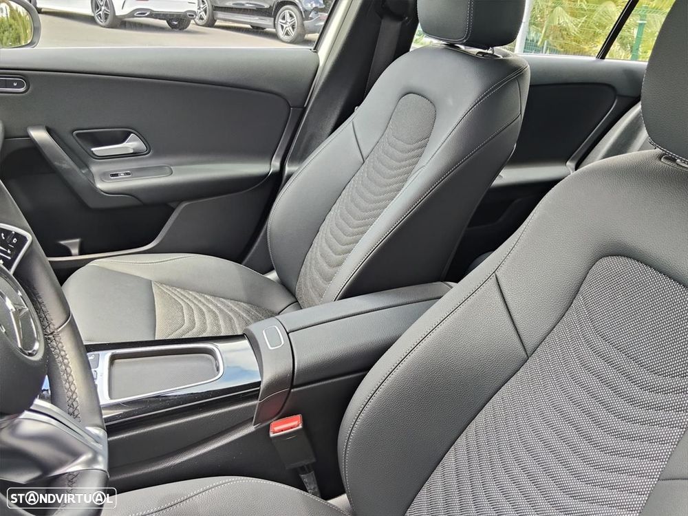 Mercedes-Benz A 200 Style Plus Aut. - 11