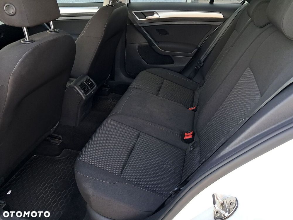 Volkswagen Golf - 14