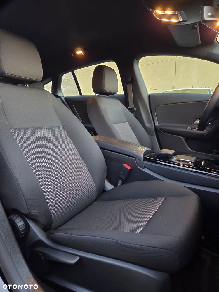 Mercedes-Benz CLA 180 d 8G-DCT - 18