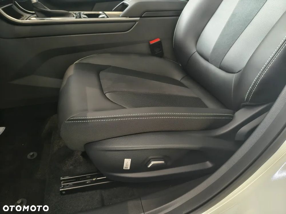 JAC J7 Plus CVT - 13