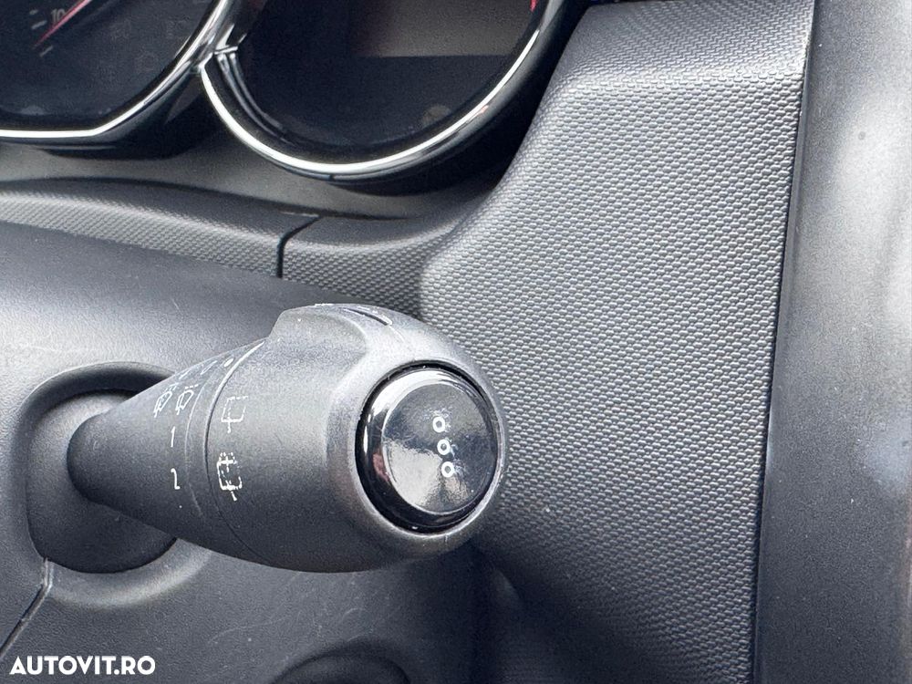 Dacia Duster 1.6 4x4 Laureate - 27