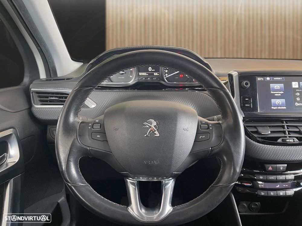 Peugeot 2008 1.6 e-HDi Active - 3