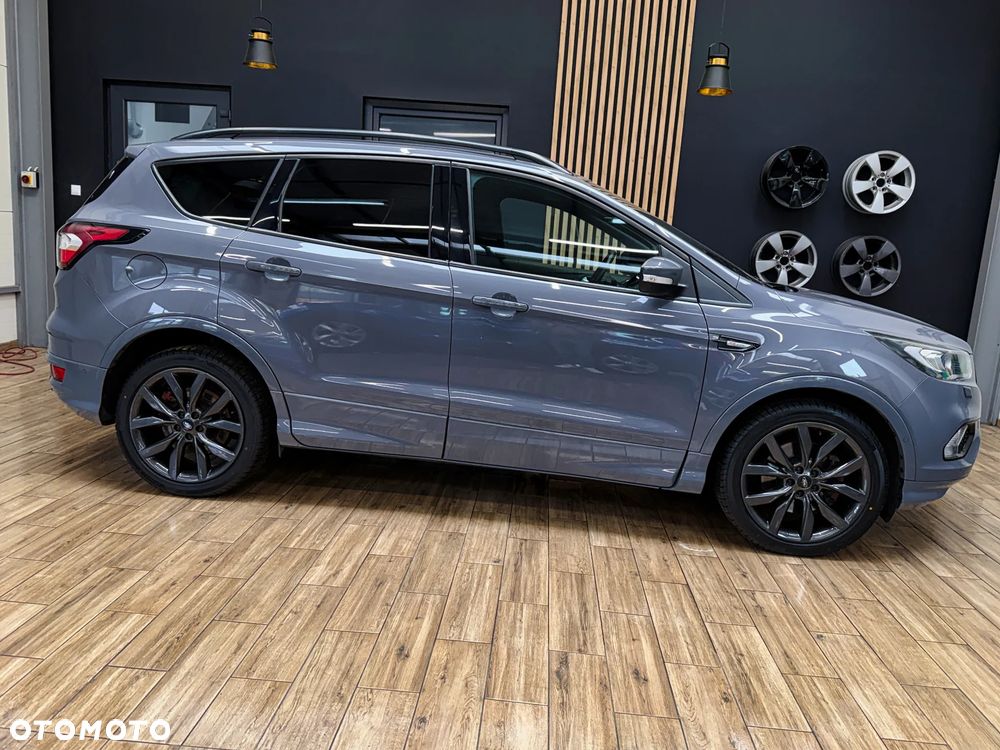 Ford Kuga 2.0 TDCi 2x4 ST-Line - 6