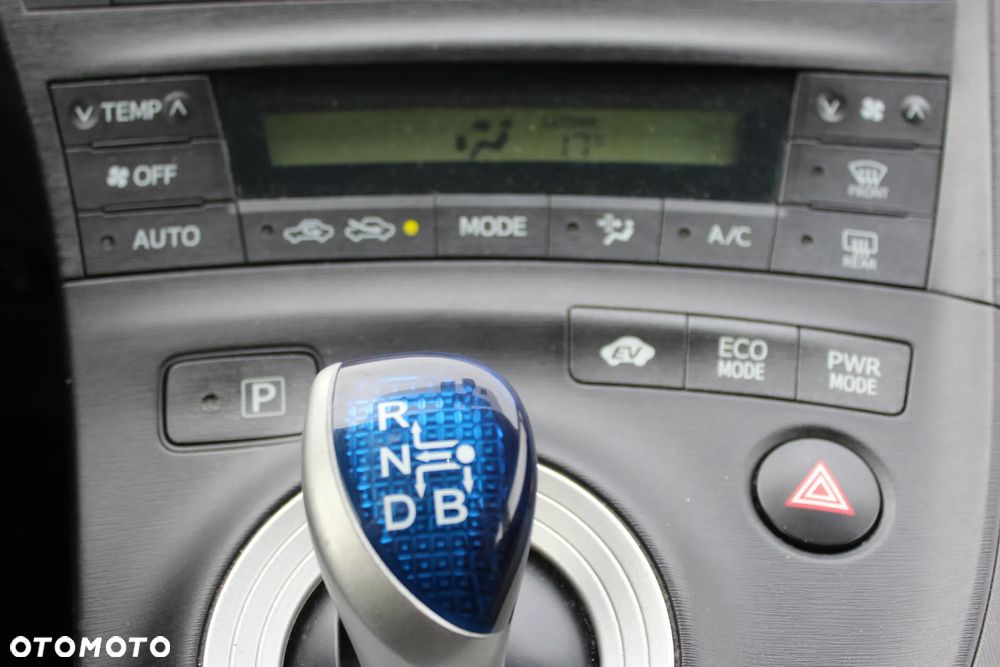 Toyota Prius (Hybrid) Executive - 24
