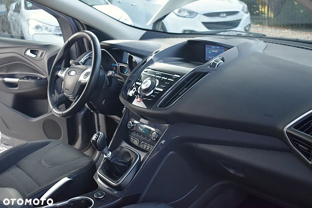 Ford Kuga 2.0 TDCi 2x4 Titanium - 23