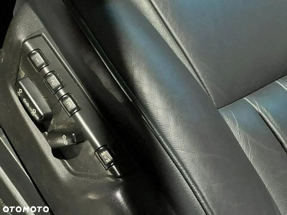 Volvo XC 90 - 9