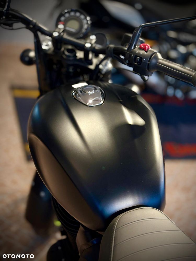 Royal Enfield HNTR - 9