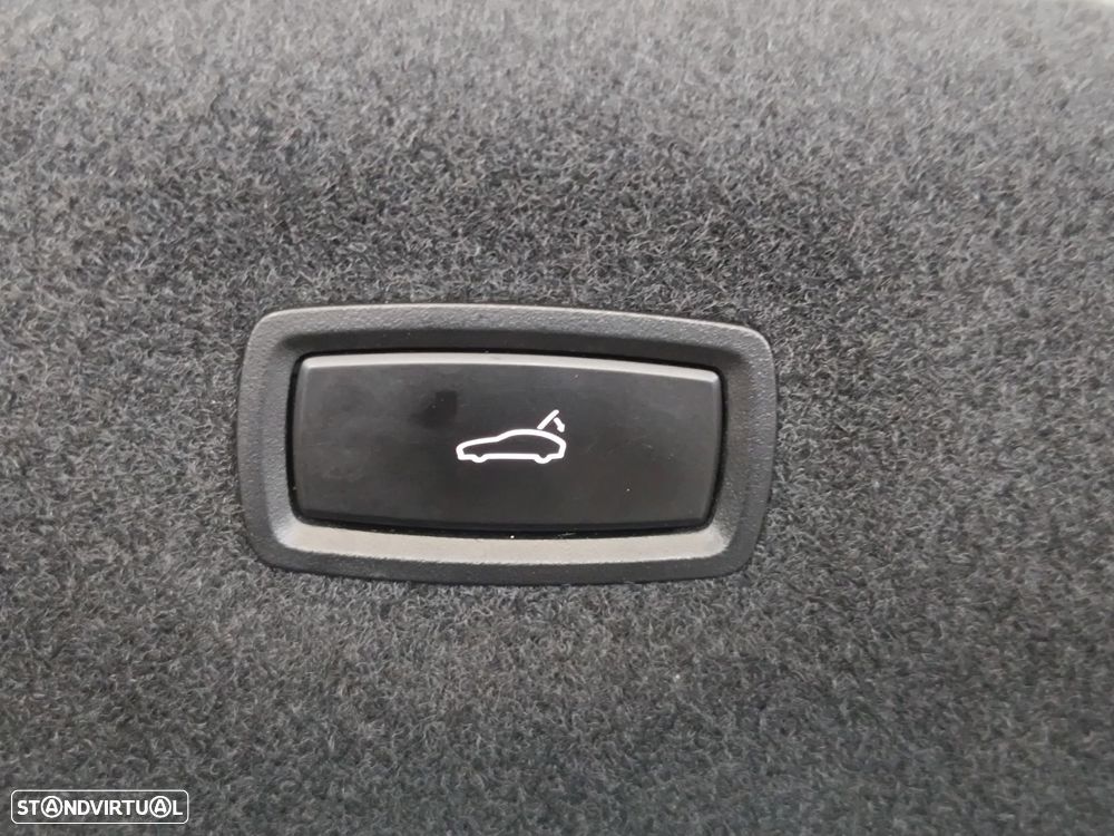 Porsche Taycan 4 - 11