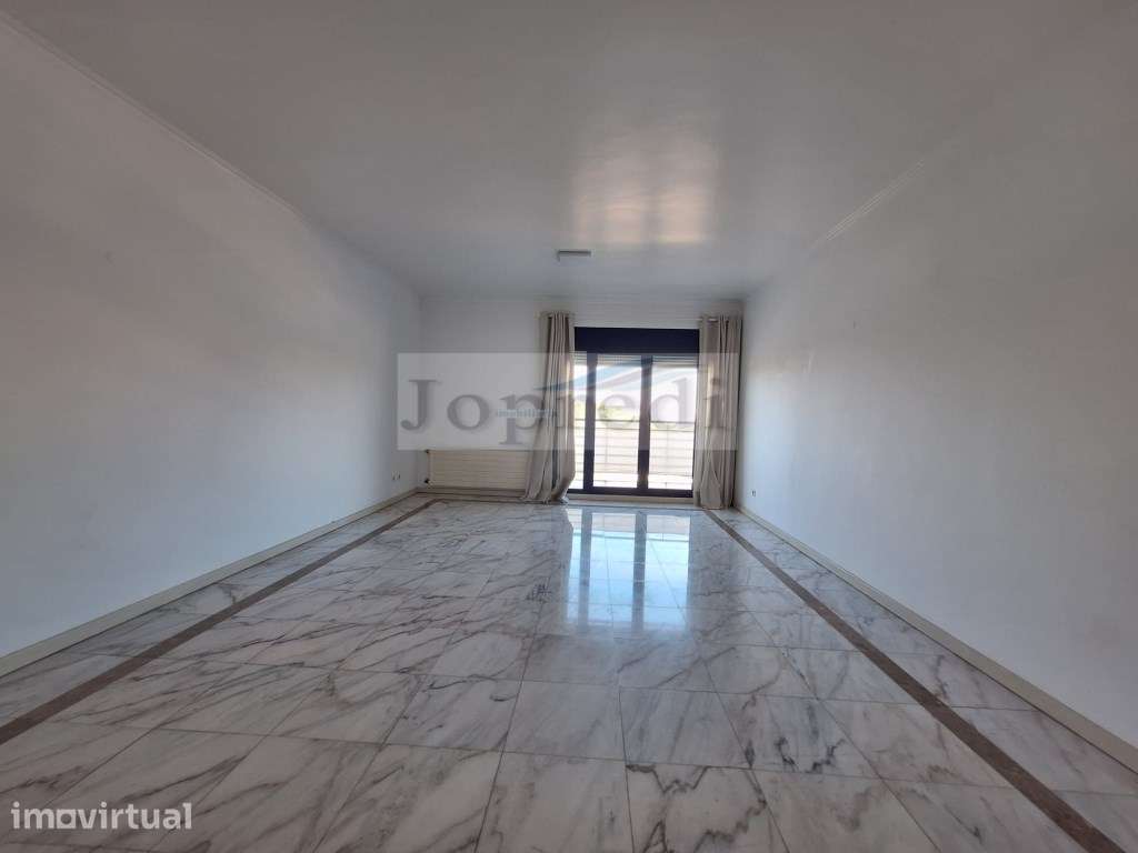 Apartamento T2 c/ parqueamento no edifício Twin Towers em Lisboa - Grande imagem: 2/18