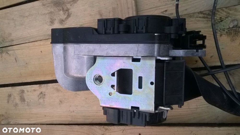 MERCEDES W221 S-KLASA PAS PRZEDNI PRAWY 2218603285 - 3