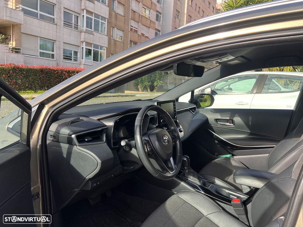 Toyota Corolla Touring Sports 1.8 Hybrid Comfort+P.Sport - 10