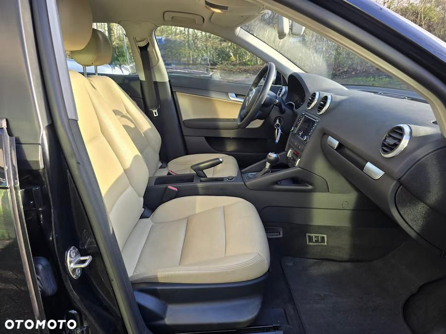 Audi A3 Sportback 1.6 Ambiente S tronic - 26