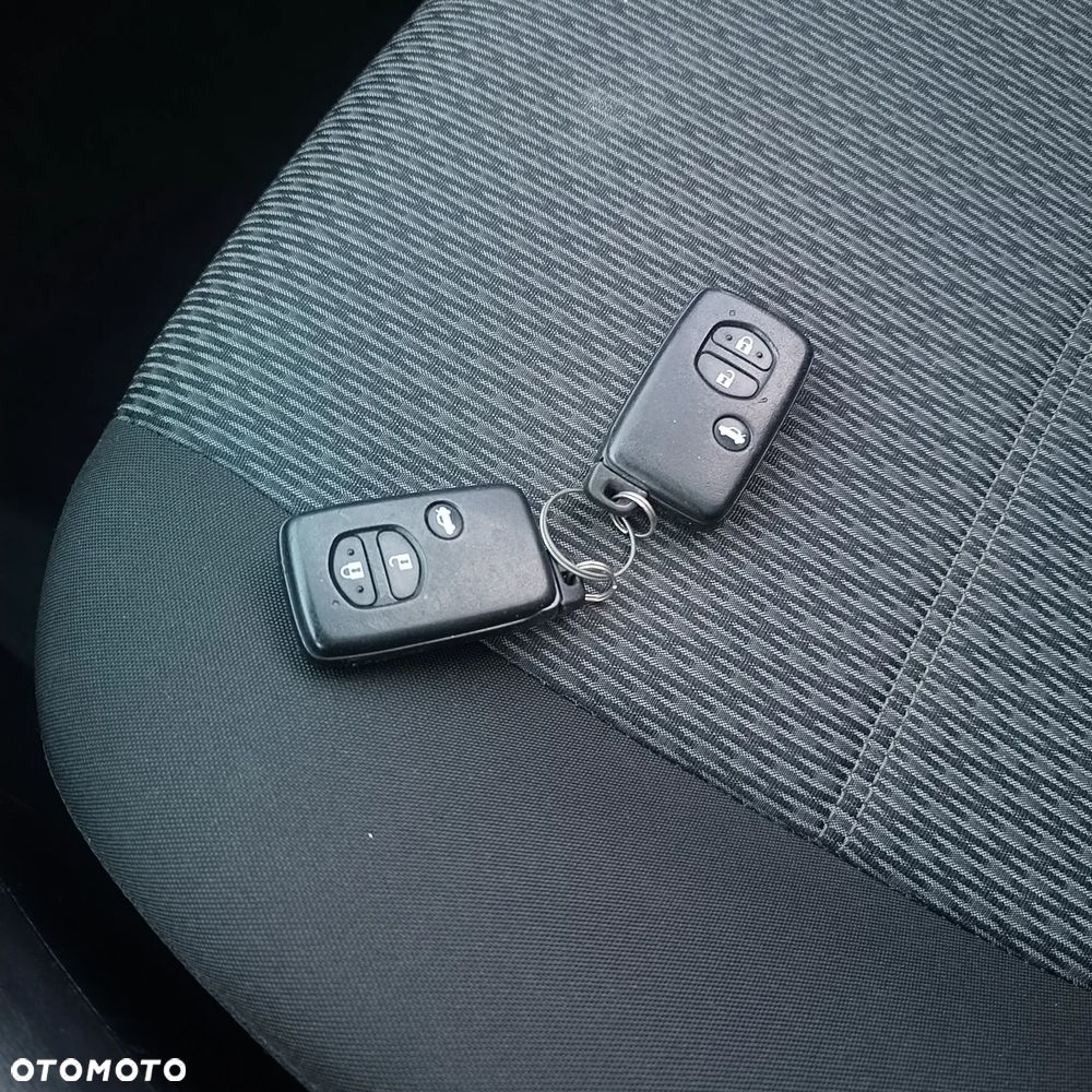 Toyota Avensis 2.0 D-4D Comfort - 29