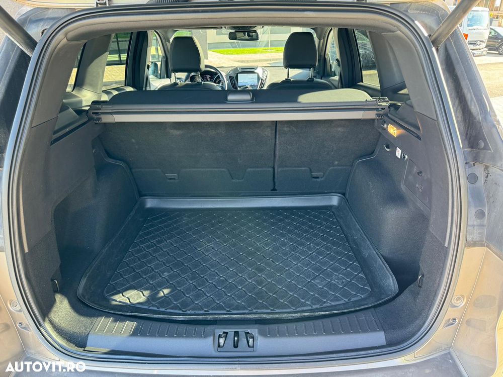 Ford Kuga 2.0 TDCi 4WD Powershift ST-Line - 18