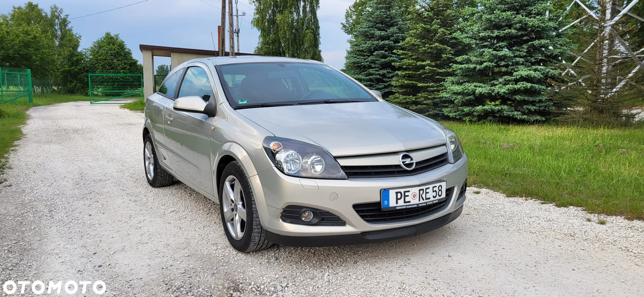 Opel Astra GTC 1.6 - 6