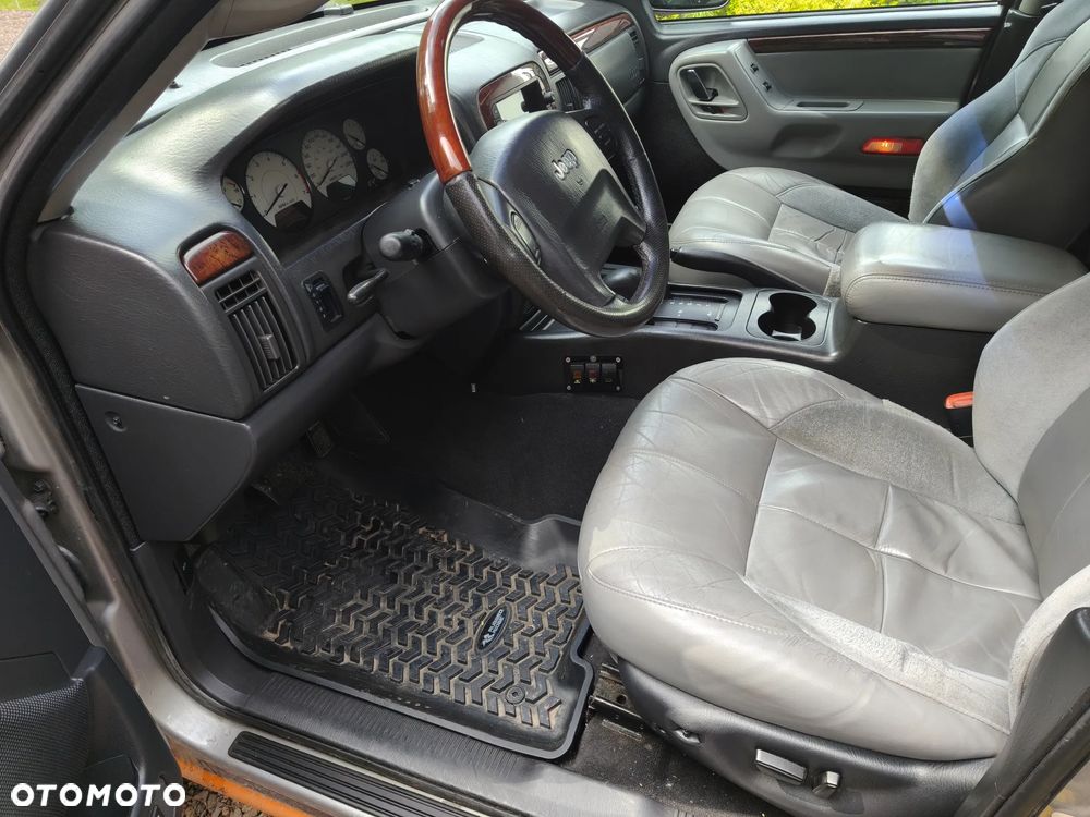 Jeep Grand Cherokee - 13