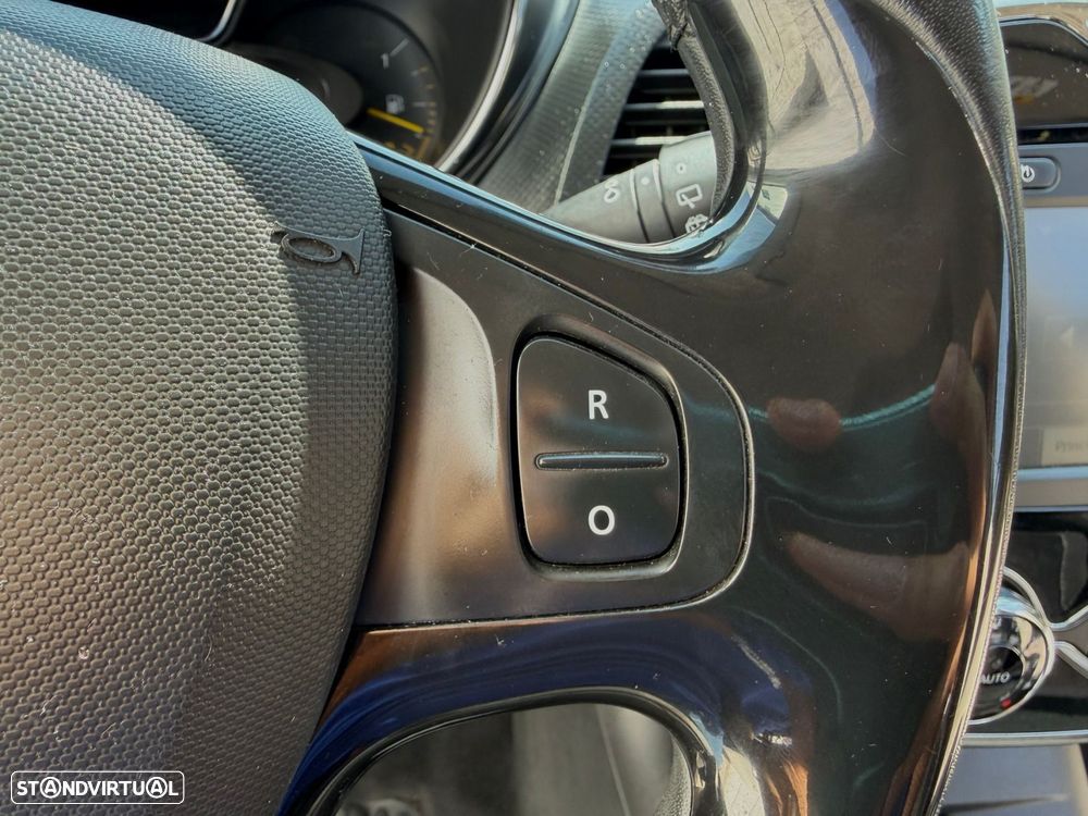 Renault Captur - 36