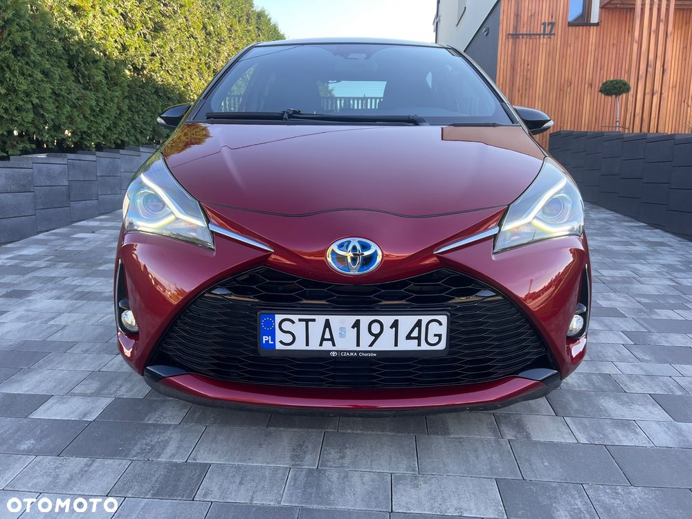Toyota Yaris Hybrid 100 Selection - 4