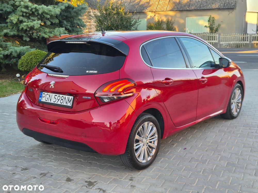 Peugeot 208 2016 photo 2