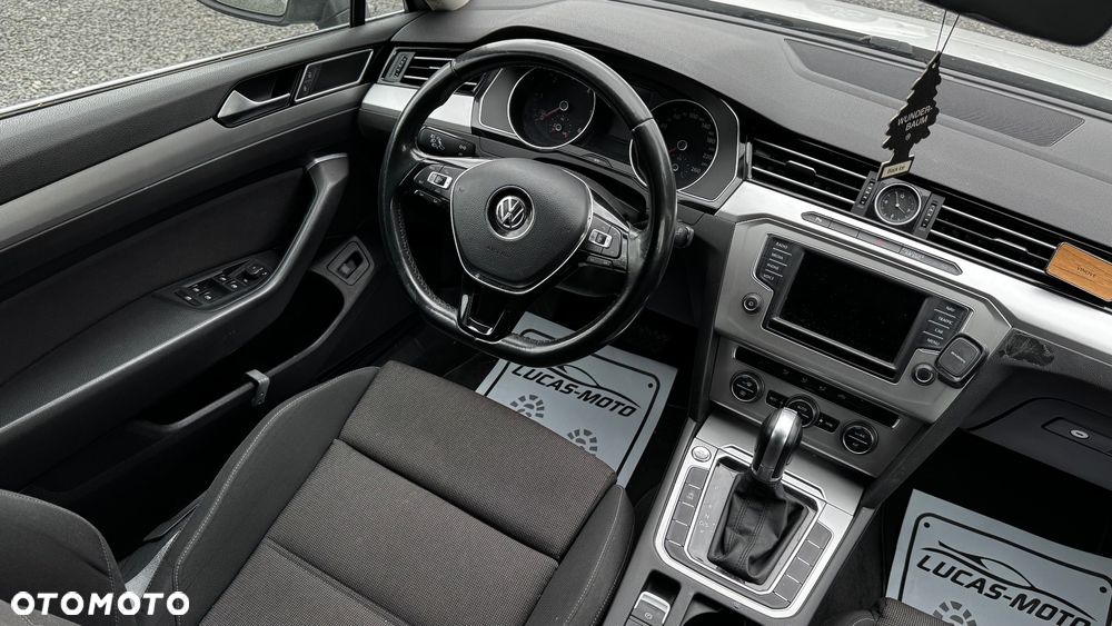 Volkswagen Passat - 26