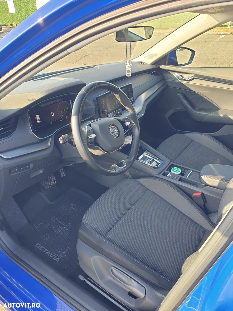 Skoda Octavia 2.0 TDI DSG Ambition - 10