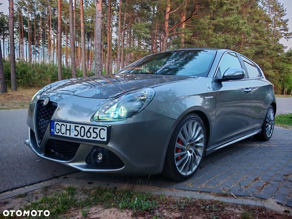 Alfa Romeo Giulietta 1750 TBi Quadrifoglio Verde - 2