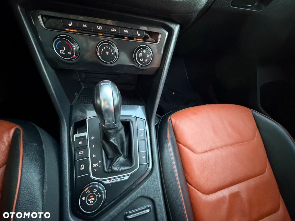 Volkswagen Tiguan 2.0 TDI SCR 4MOTION BlueMotion Technology DSG Lounge Sport & Style - 37