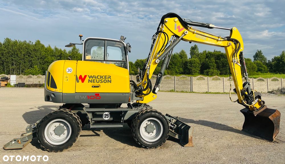 Wacker Neuson EW 100 / ROTOTILT / 4 Łyżki + Widły / Plug + Podpory / Sprowadzona / Koparka Kołowa - 7