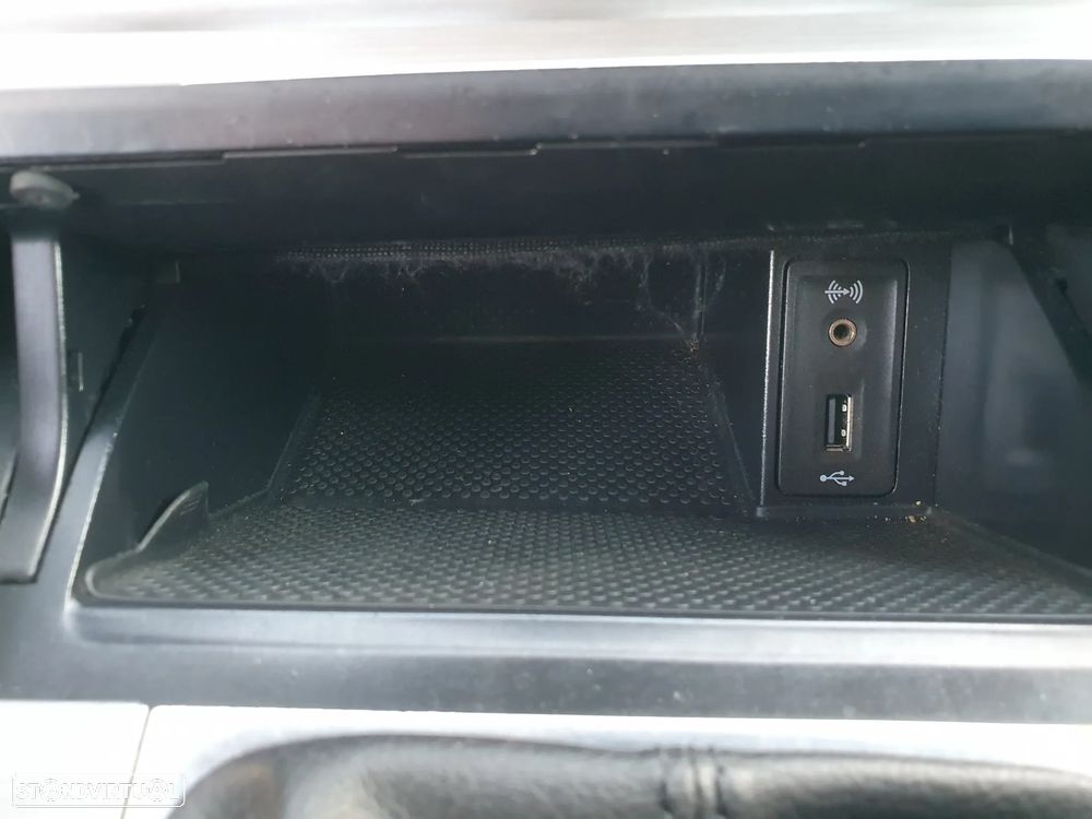 VW Golf 1.6 TDI Confortline - 30