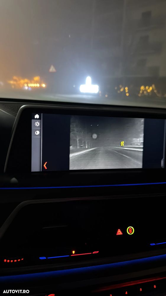 BMW Seria 7 750d xDrive - 28