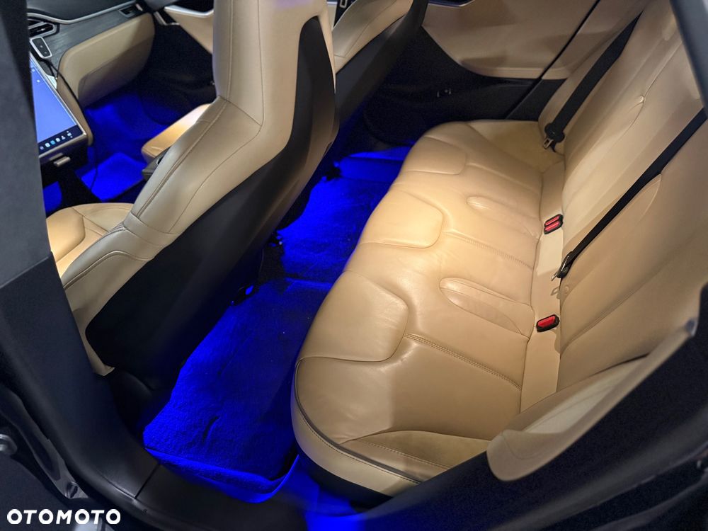 Tesla Model S Performance - 8