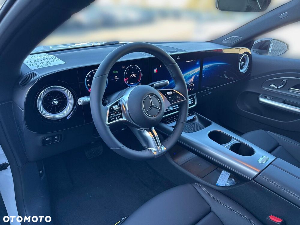 Mercedes-Benz CLA - 10
