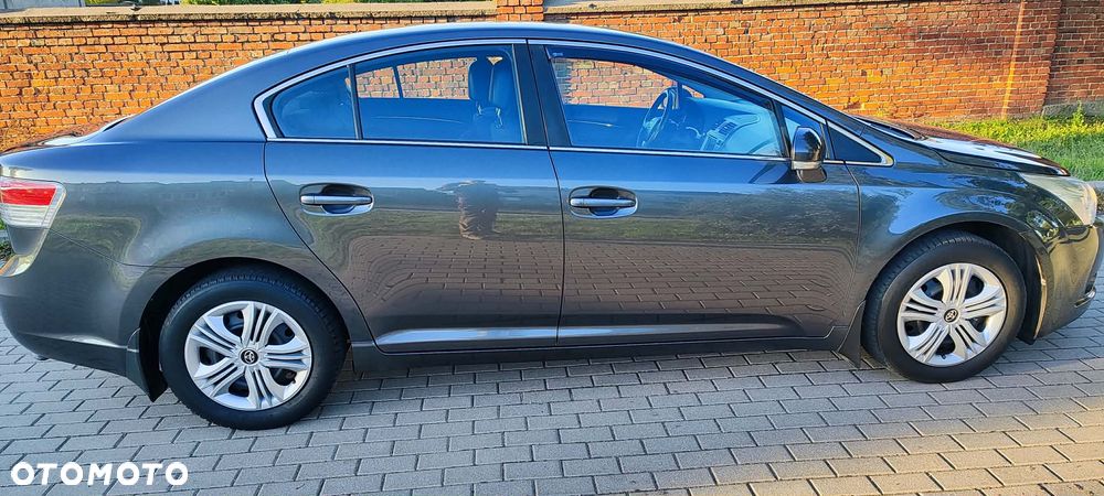 Toyota Avensis 2.0 D-4D - 8