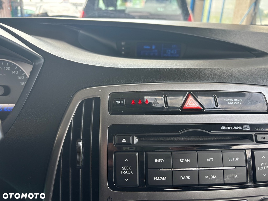 Hyundai i20 1.2 Fifa World Cup Edition - 36